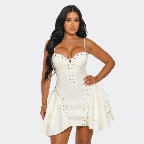 Elegant White Corset Dress - Picture 2 of 8